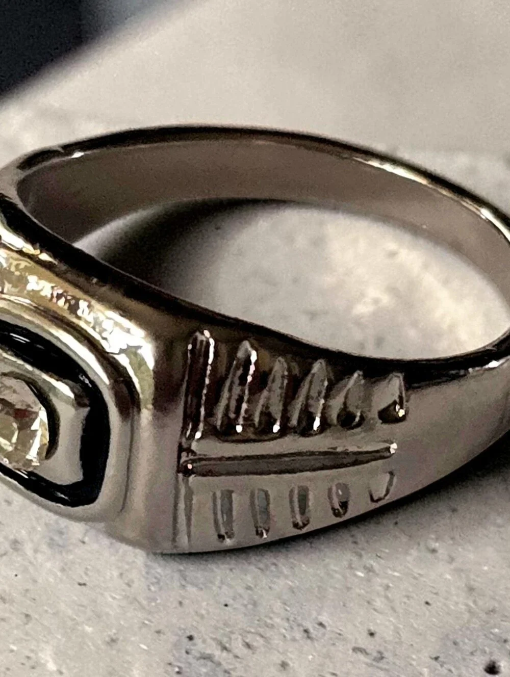 BLACK EBONY OBSIDIAN BEZEL SET CZ TITANIUM QUALITY SILVER SIZE 11 TEXTURED  BAND